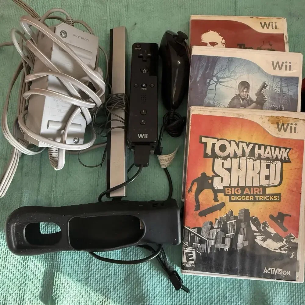 Nintendo Wii Red Console Bundle Lot W/ 3 Games